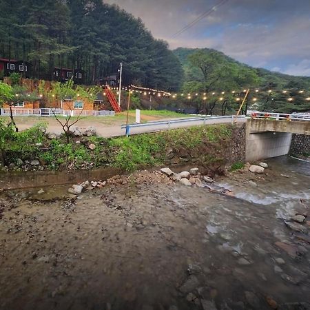 Hongcheon Gongjaksan Recreational Forest Pension Extérieur photo