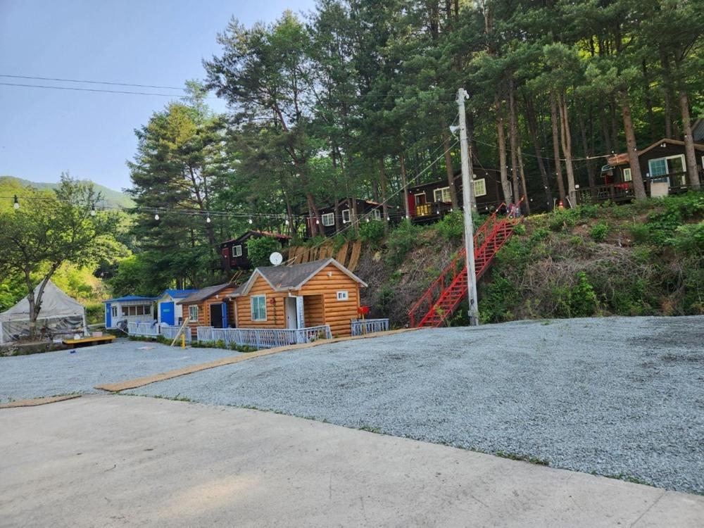 Hongcheon Gongjaksan Recreational Forest Pension Chambre photo