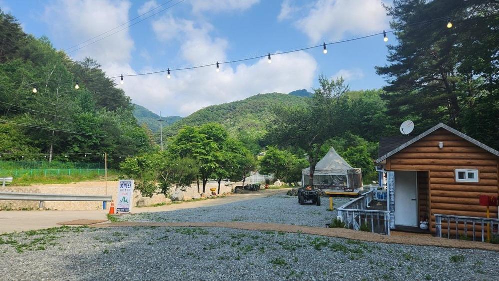 Hongcheon Gongjaksan Recreational Forest Pension Extérieur photo