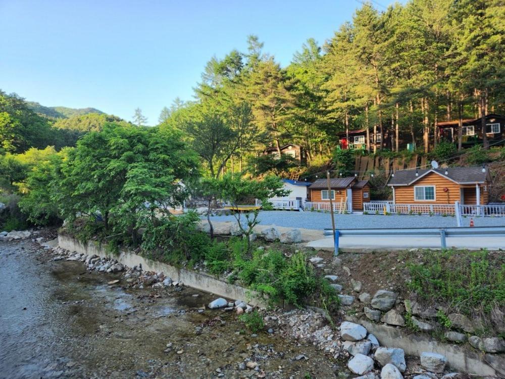 Hongcheon Gongjaksan Recreational Forest Pension Extérieur photo