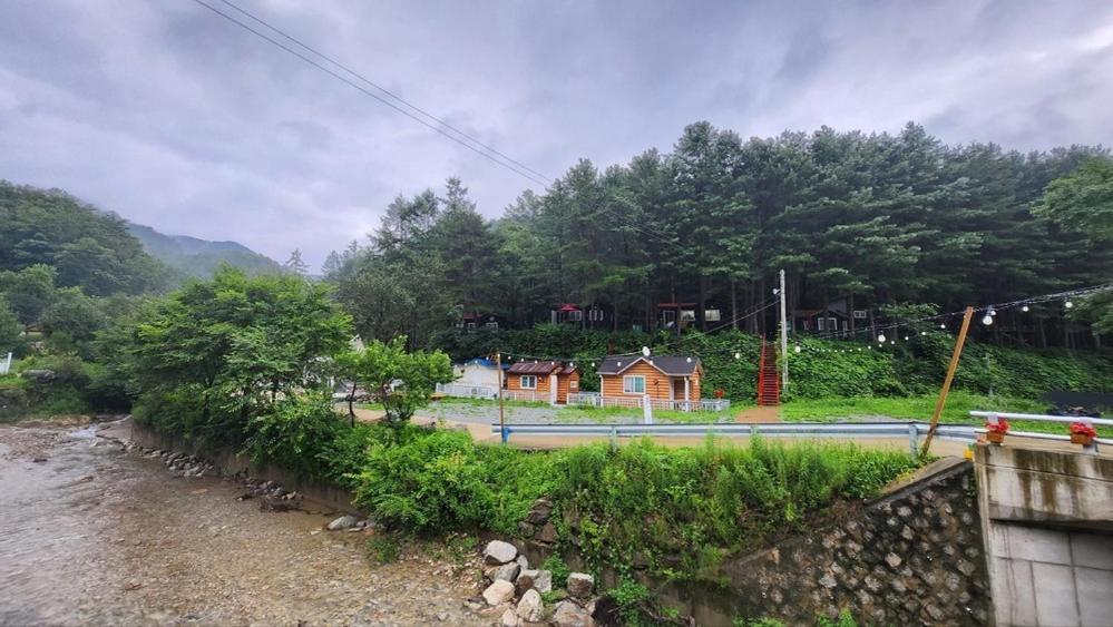 Hongcheon Gongjaksan Recreational Forest Pension Extérieur photo